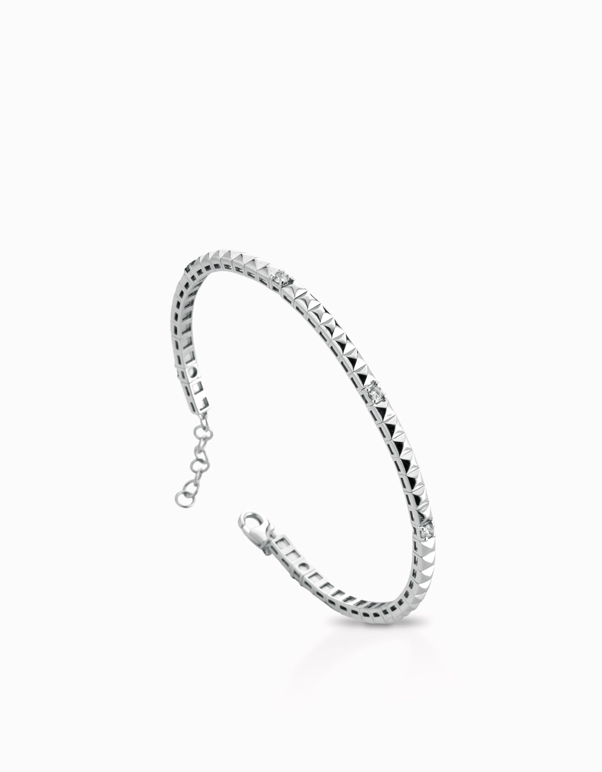 BRACCIALE IN ORO BIANCO RIGIDO CON DIAMANTI E DIAMANTI NERI