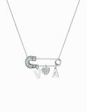 Ciondolo a spilla e charms con lettere personalizzate, in oro bianco e diamanti Dalù Gioielli