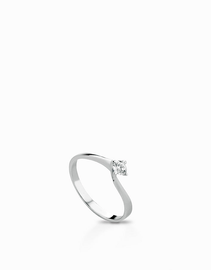 Anello solitario modello valentino in oro bianco