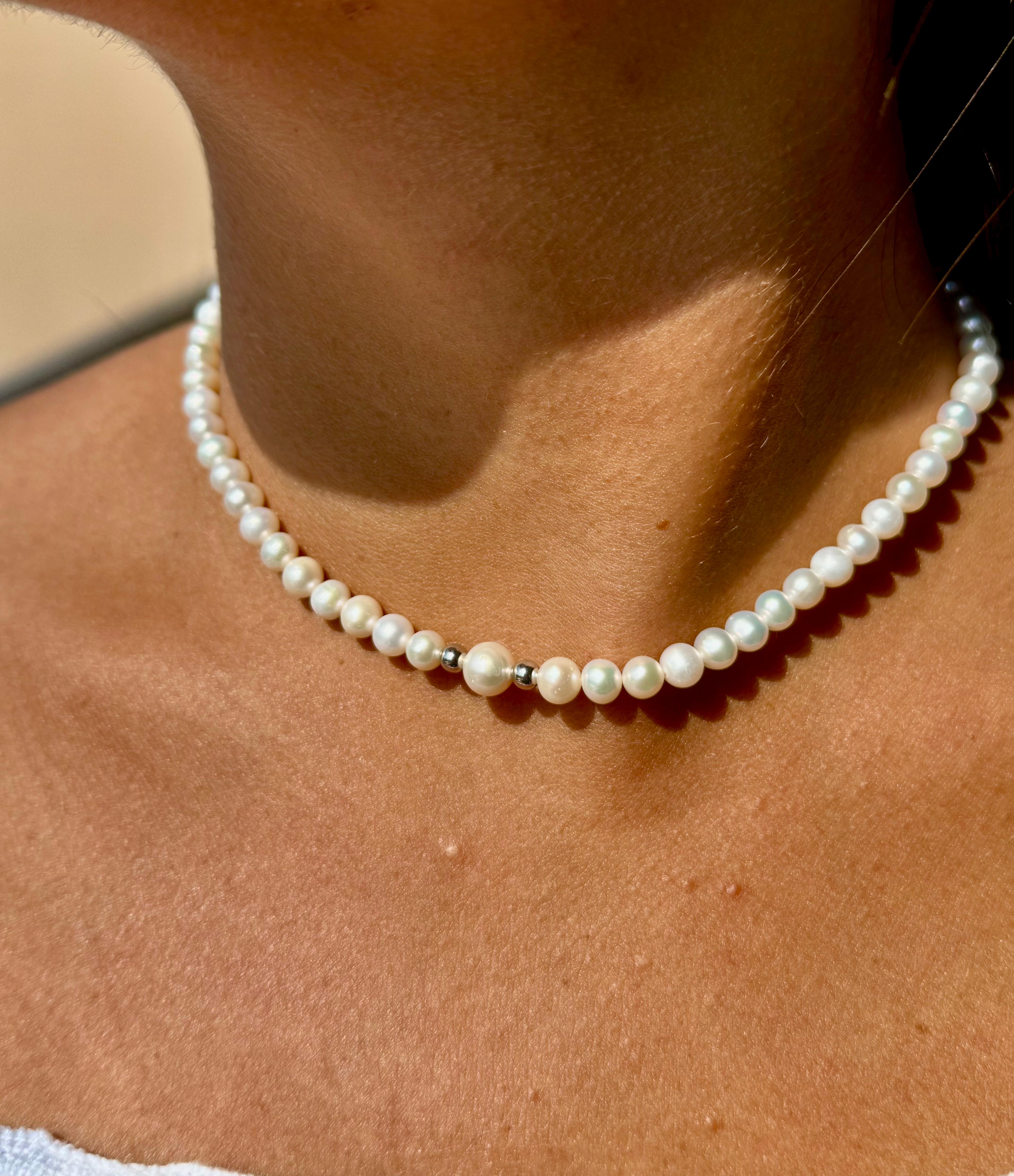 COLLANA PERLE CON PALLINE E CHIUSURA IN ORO 9KT, ORO BIANCO