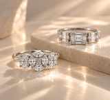 ANELLO TRILOGY IN ORO BIANCO CON DIAMANTI E BAGUETTE