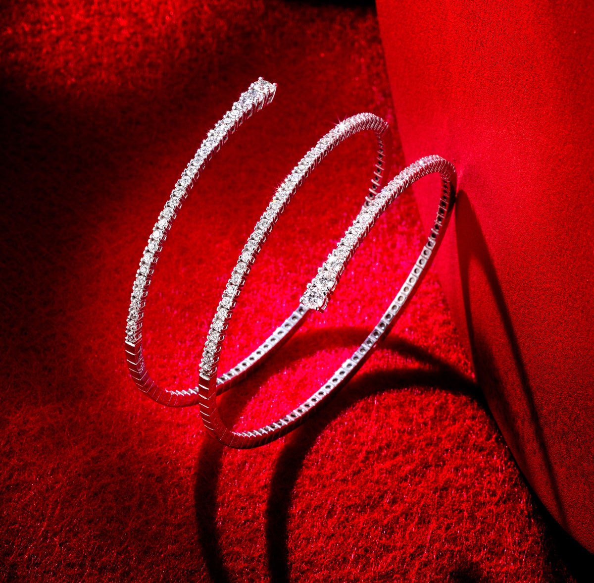 BRACCIALE A SPIRALE IN ORO BIANCO CON DIAMANTI