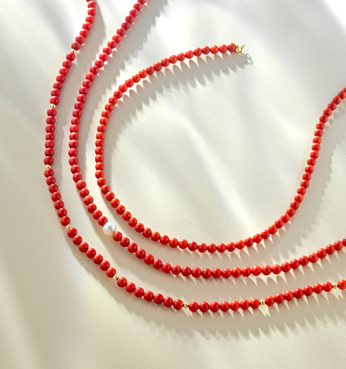 COLLANA CON PASTA DI CORALLO CHIUSURA E PALLINE IN ORO GIALLO