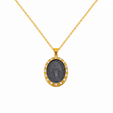 COLLANA IN ORO GIALLO CON CERAMICA VERDE ALL'INTERNO CON MADONINNA  E DIAMANTI INTORNO