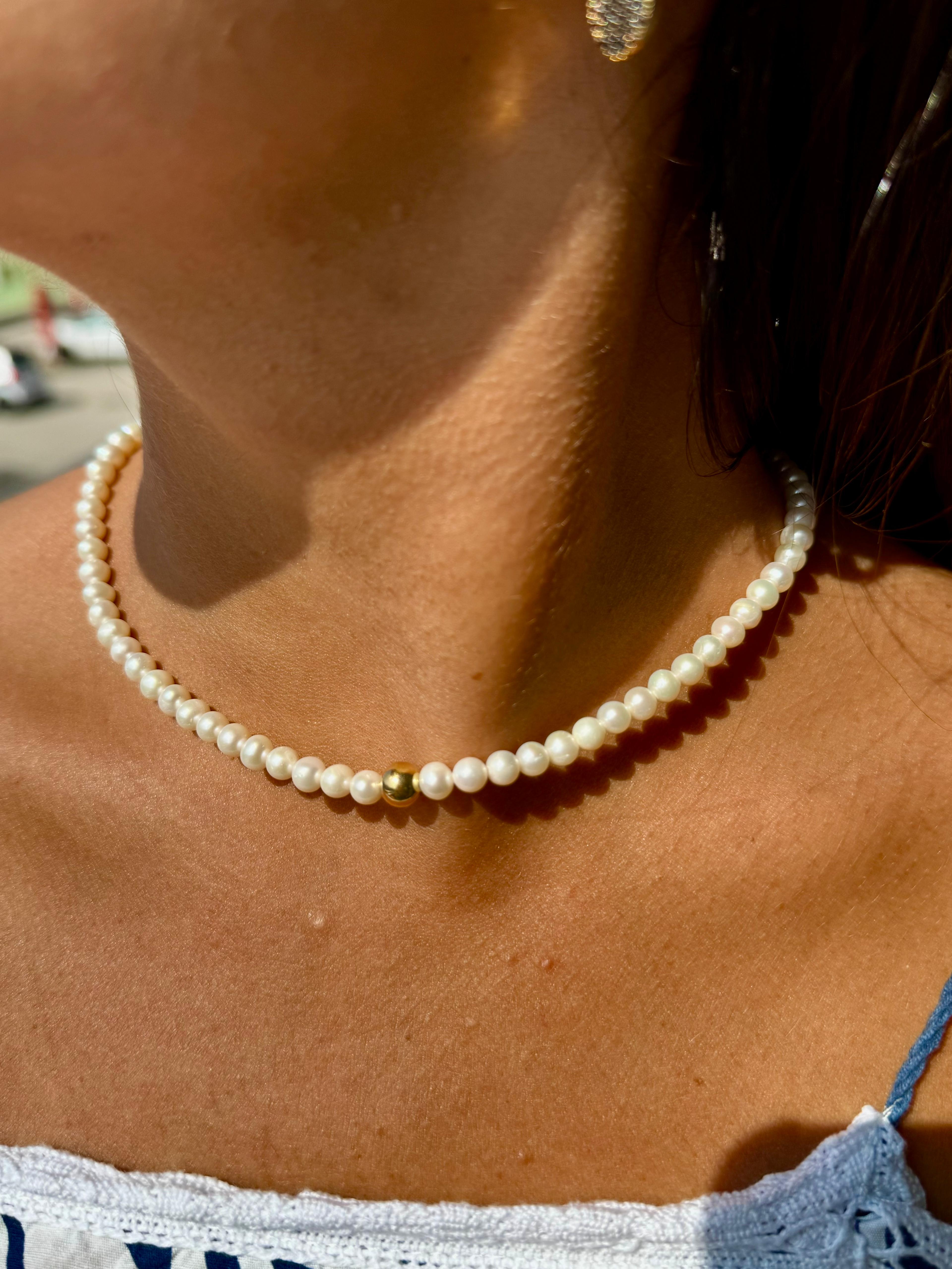 COLLANA DI PERLE CON PALLINE E CHIUSURA IN ORO 9KT, ORO GIALLO