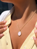 COLLANA IN ORO GIALLO CON CERAMICA ROSA ALL'INTERNO CON MADONINNA  E DIAMANTI INTORNO