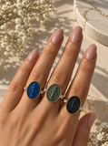 ANELLO IN ORO 9KT, CON DIAMANTI E MADONNINA IN CERAMICA