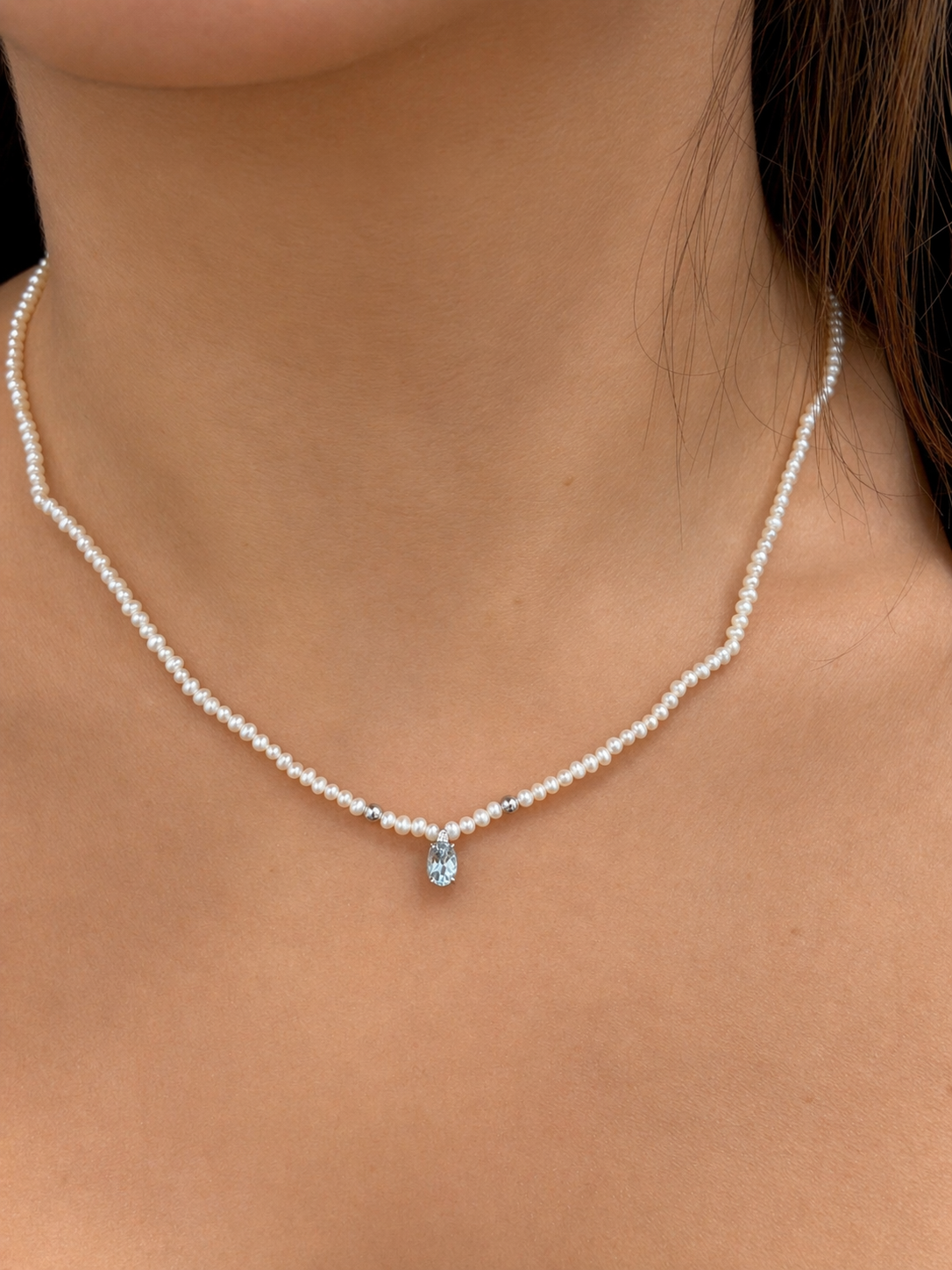 COLLANA PERLE IN ORO 9KT, CON DIAMANTINO E ACQUAMARINA OVALE CENTRALE