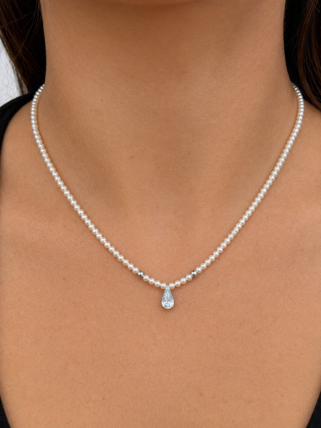 COLLANA PERLE IN ORO 9KT, CON DIAMANTINO E ACQUAMARINA GOCCIA CENTRALE