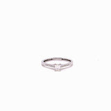 ANELLO IN ORO BIANCO CON DIAMANTI LATERALI E TAGLIO QUADRATO CENTRALE