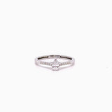 ANELLO IN ORO BIANCO CON DIAMANTI LATERALI E TAGLIO  GOCCIA CENTRALE
