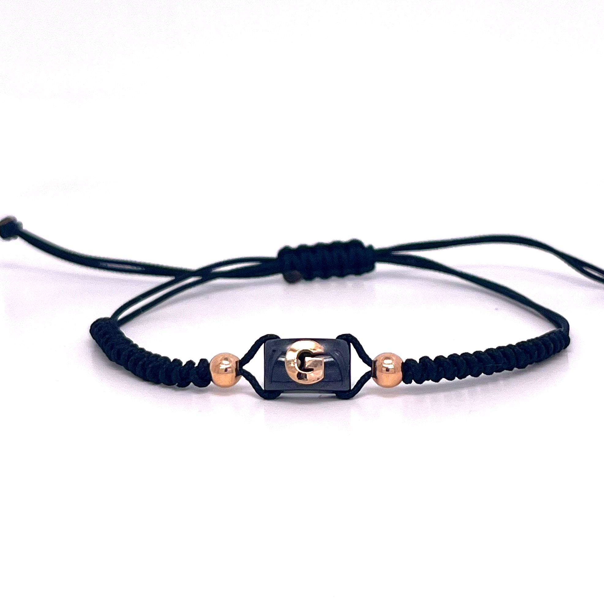 BRACCIALE CON LETTERA IN ORO 9KT  LACCIO NERO