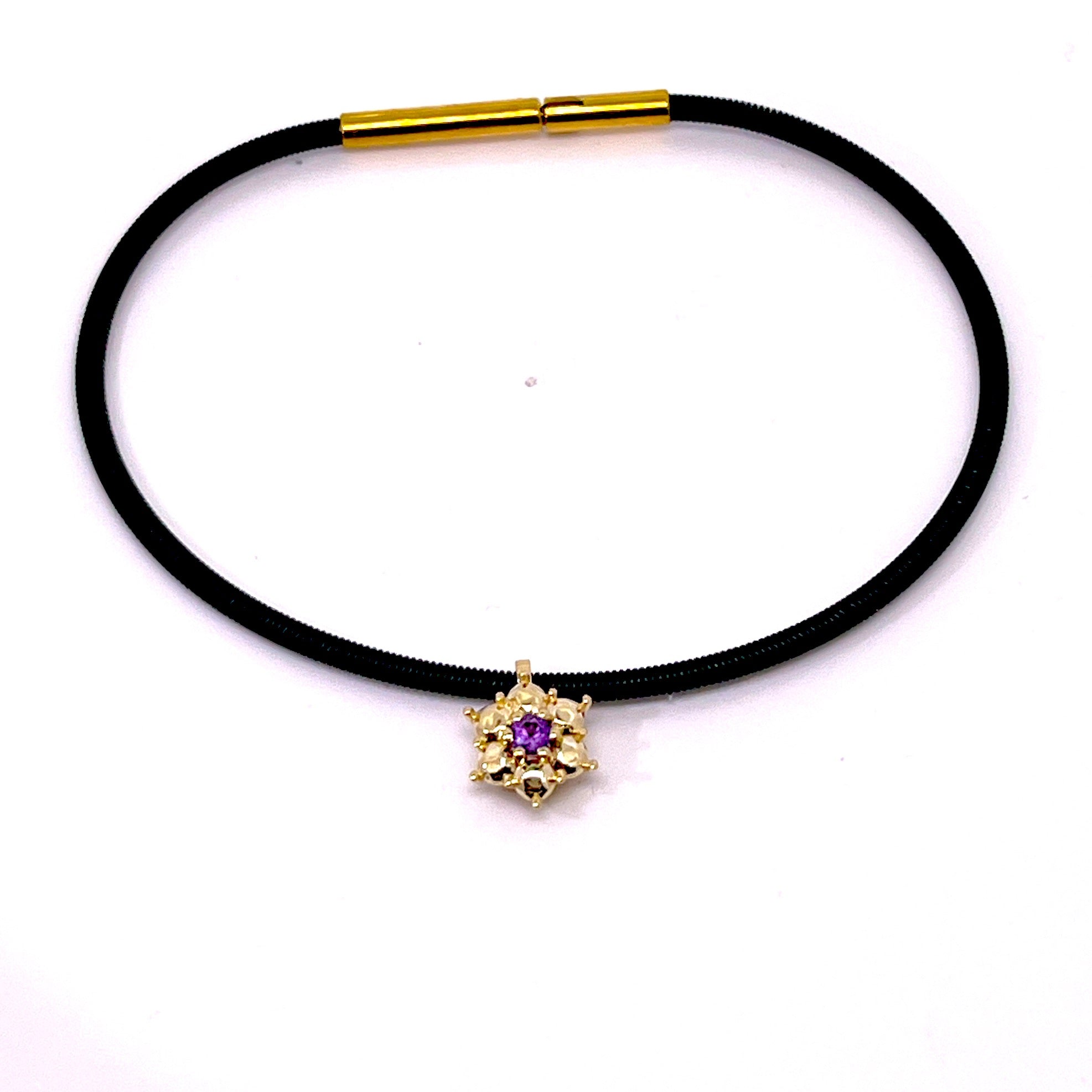 BRACCIALE CON CINTURINO NERO IN ORO ROSA CON FIORE DIAMANTI E AMETISTA CENTRALE