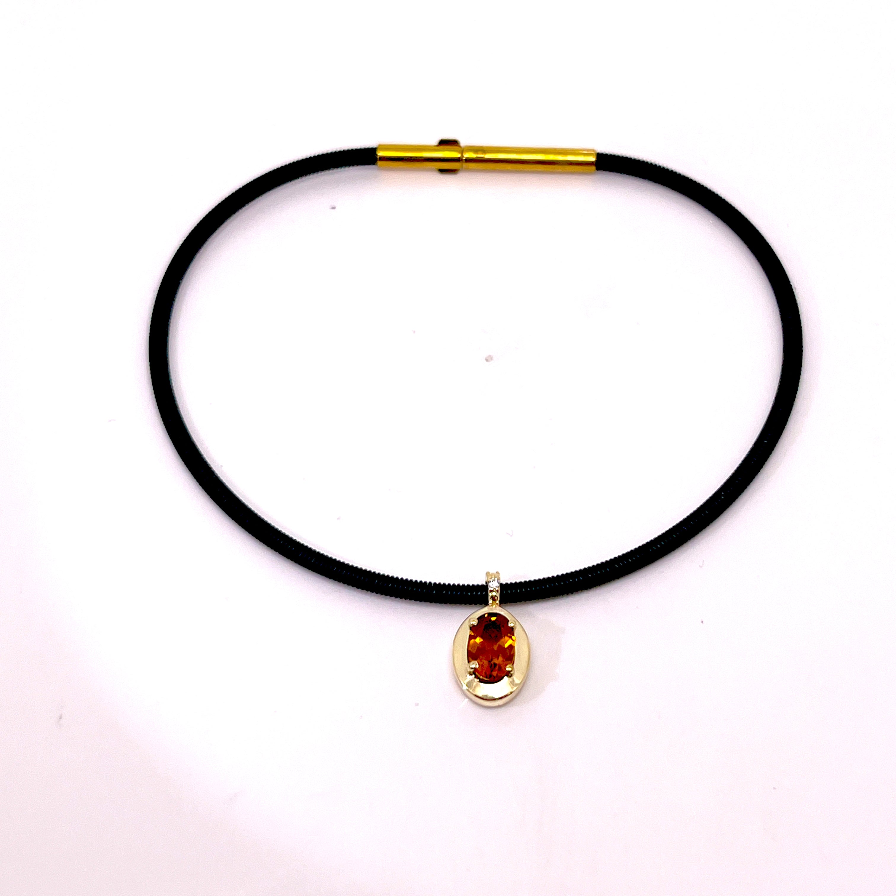 BRACCIALE IN ORO ROSA CON CINUTIRNO NERO IN ORO ROSA CON OVALE COLORATO E DIAMANTI