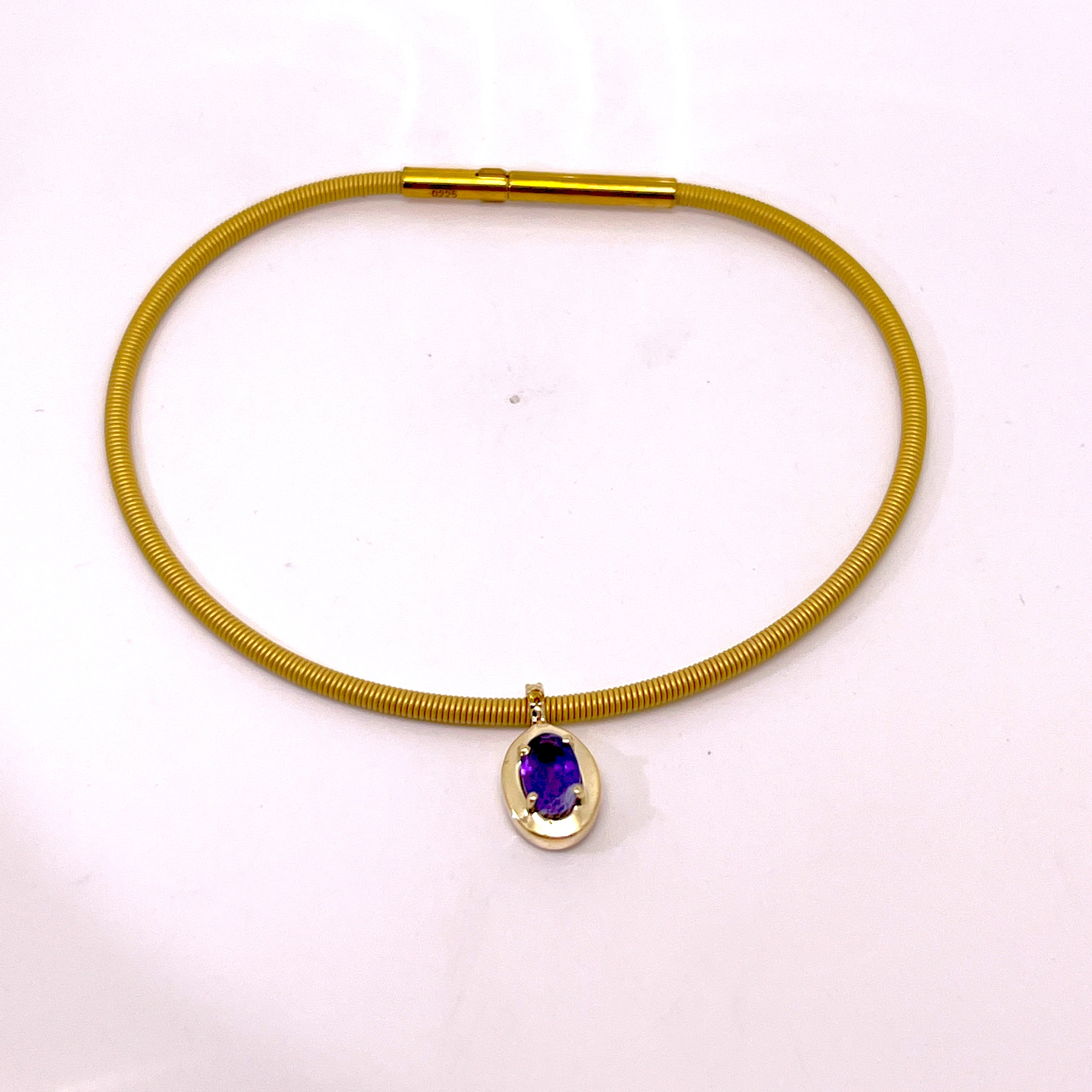 BRACCIALE CON CINTURINO IN ORO ROSA CON OVALE DI COLORE E DIAMANTI