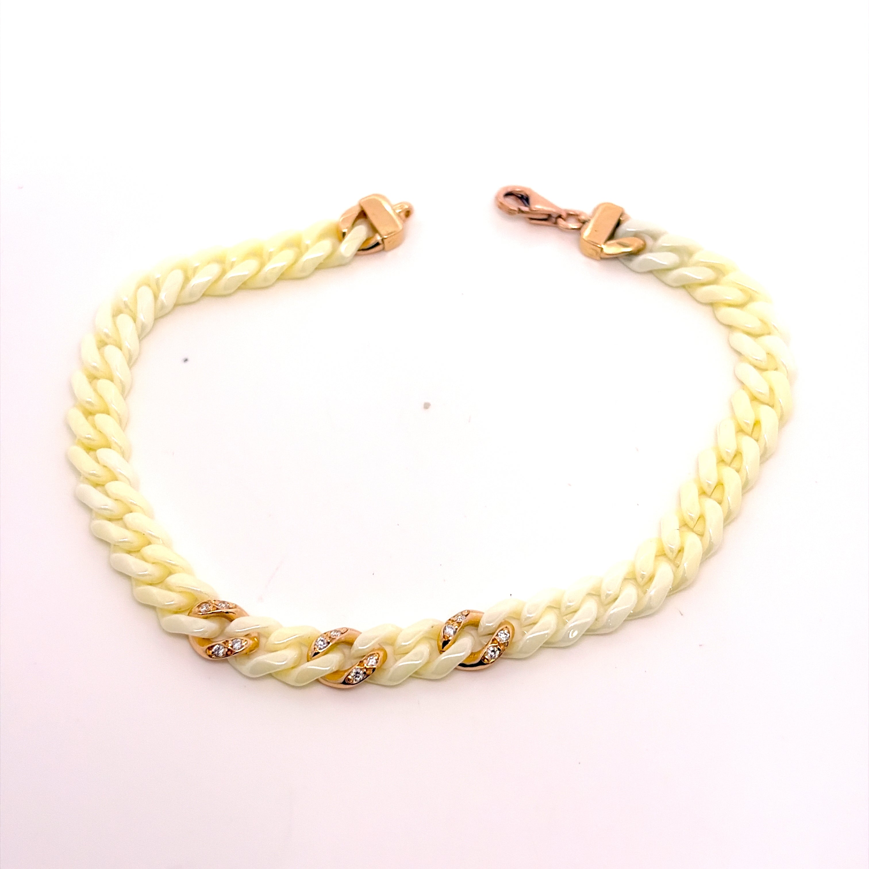 BRACCIALE IN CERAMICA PANNA CON GRUMETTE CENTRALI E CHIUSURA IN ORO 9KT E DIAMANTI