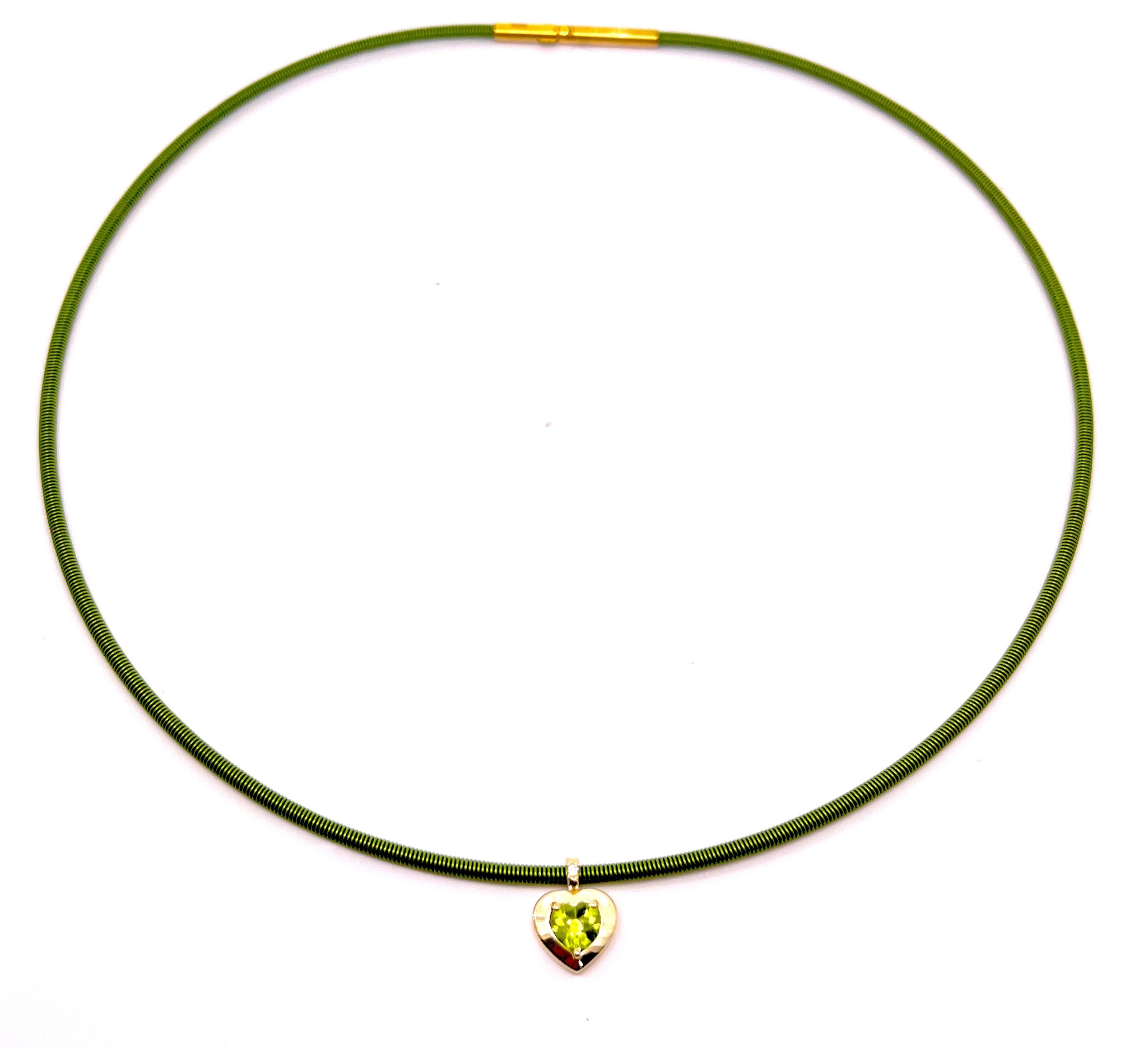 COLLANA CON CINTRUINO IN ORO GIALLO CON CUORE CENTRALE DI COLORE E DIAMANTI