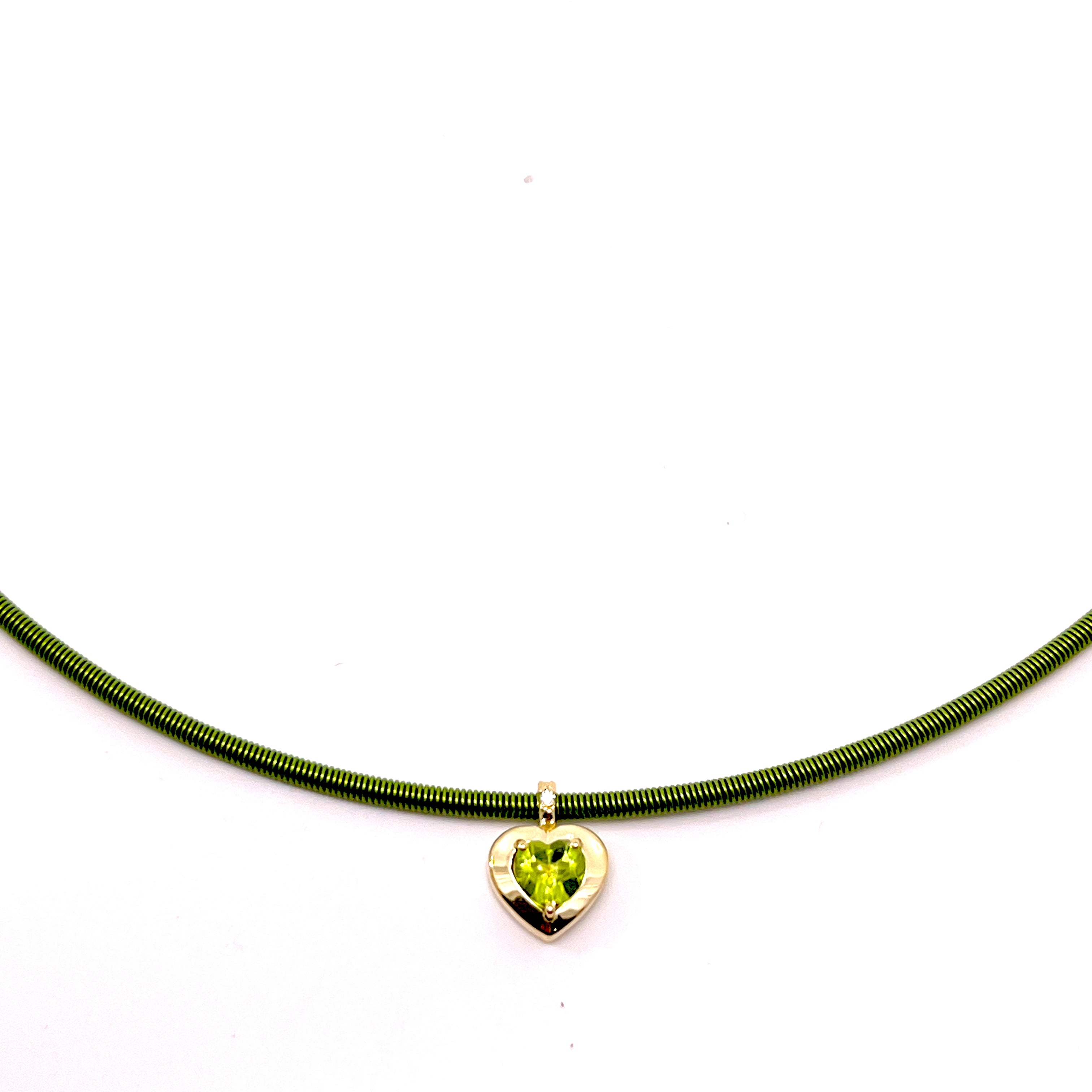 COLLANA CON CINTRUINO IN ORO GIALLO CON CUORE CENTRALE DI COLORE E DIAMANTI