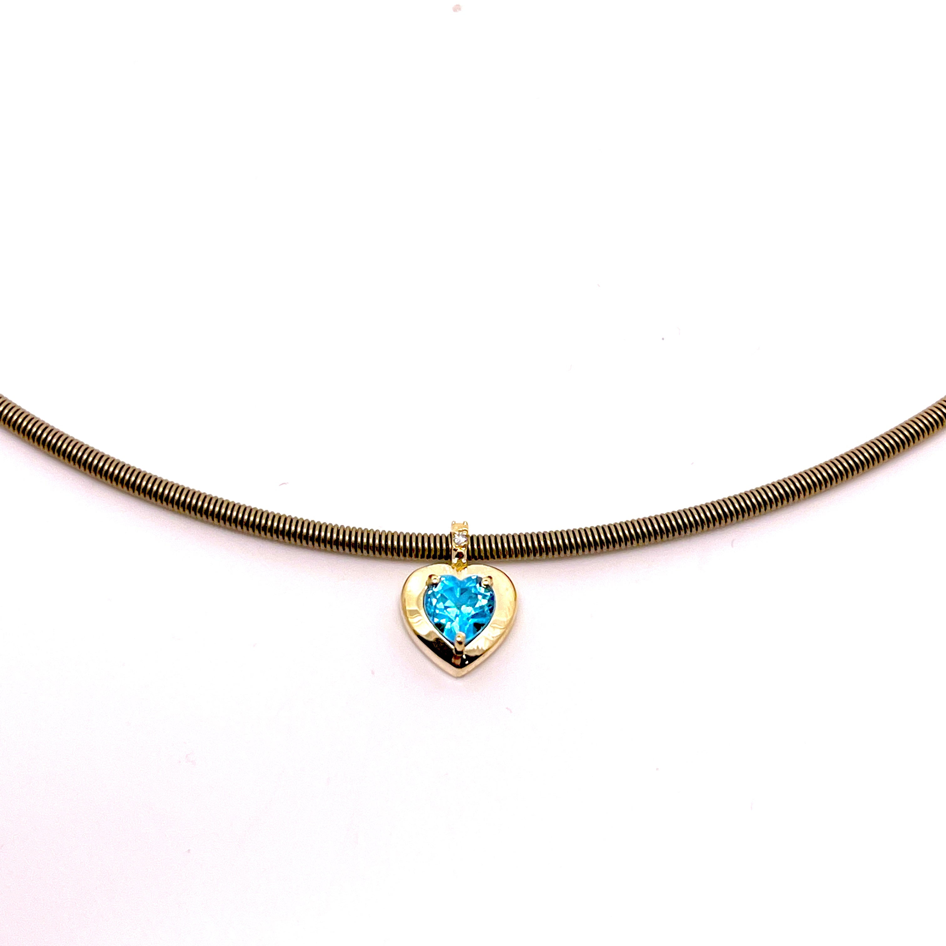 COLLANA CON CINTRUINO IN ORO ROSA CON CUORE CENTRALE DI COLORE E DIAMANTI