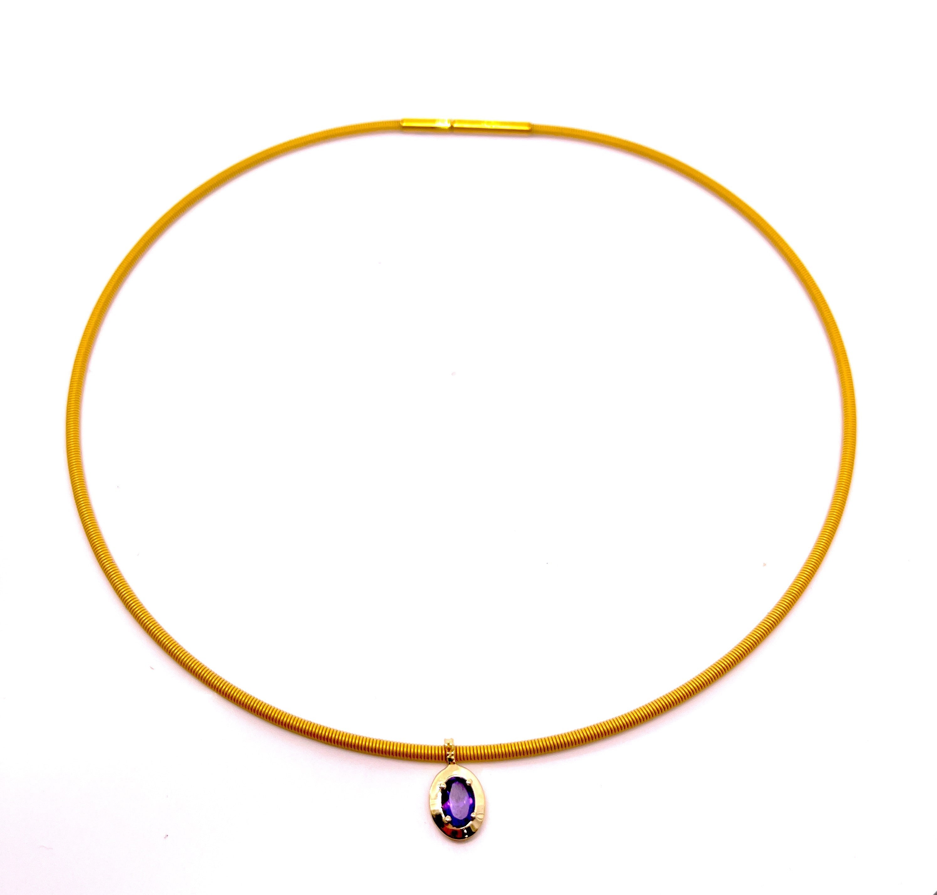 COLLANA CON CINTURINO  IN ORO ROSA CON OVALE CENTRALE DI COLORE E DIAMANTI