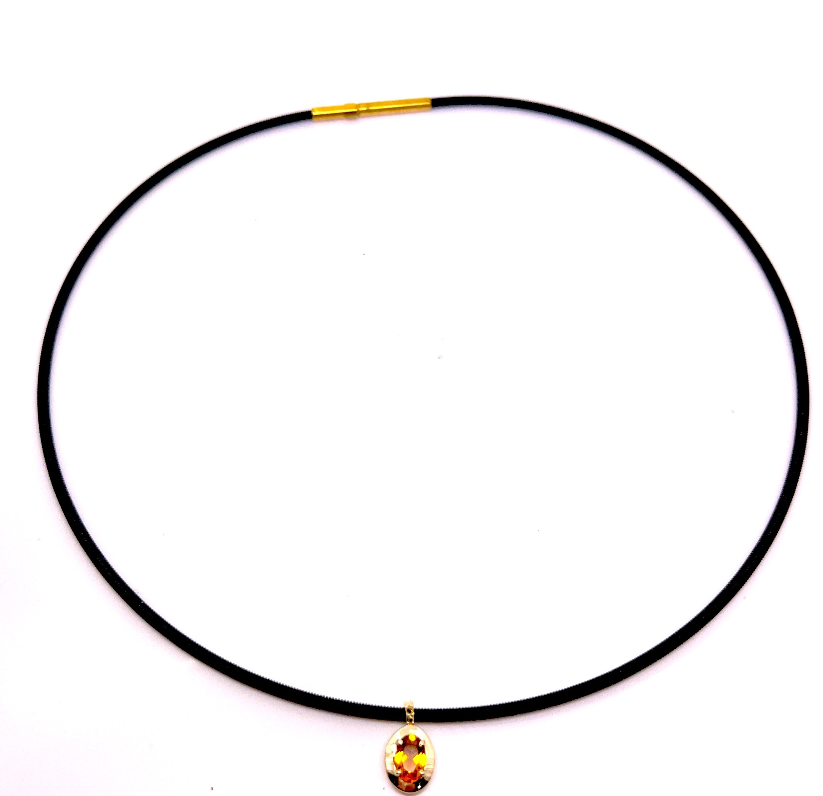 COLLANA CON CINTURINO NERO IN ORO ROSA CON OVALE CENTRALE DI COLORE E DIAMANTI