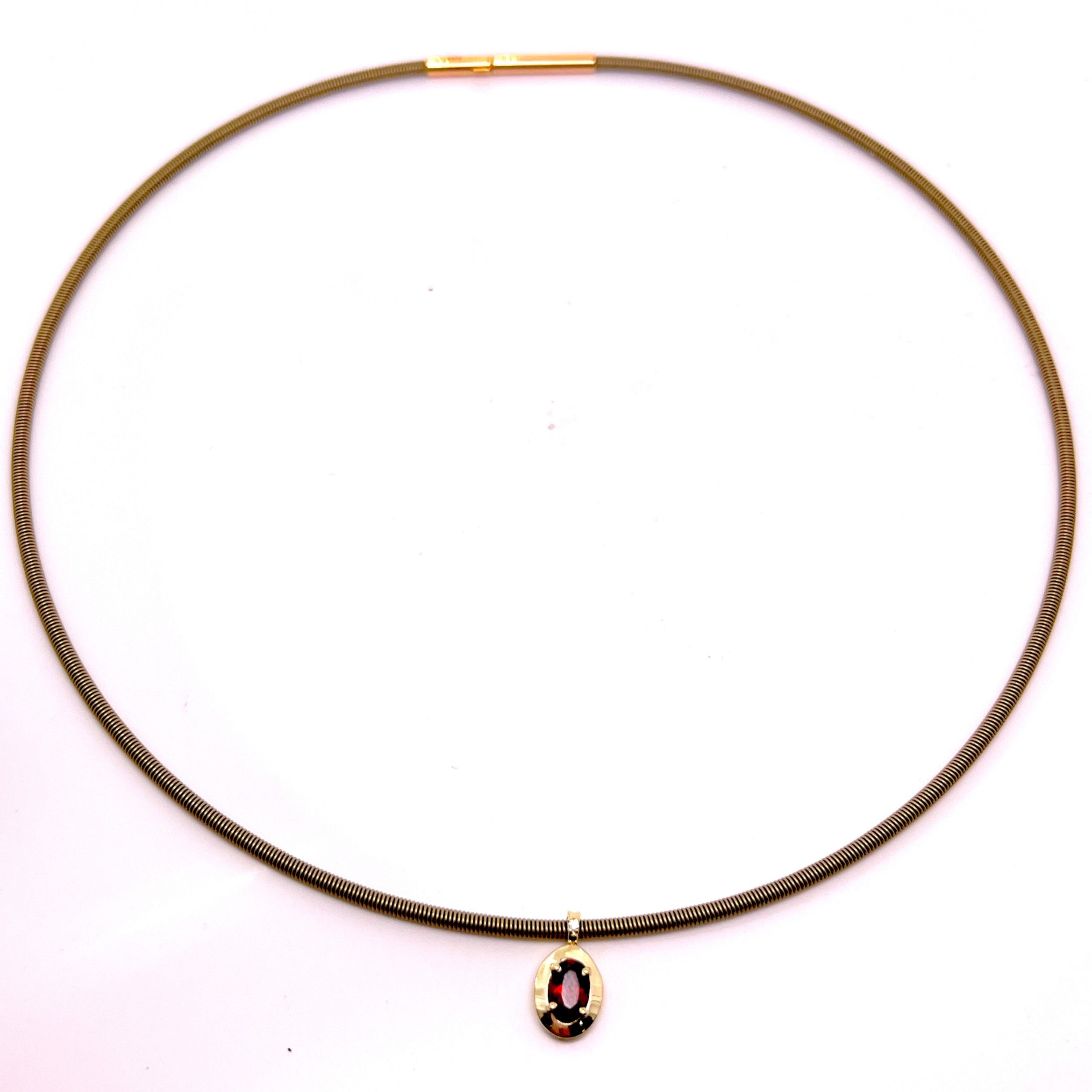 COLLANA CON CINTURINO NERO IN ORO ROSA CON OVALE CENTRALE DI COLORE E DIAMANTI