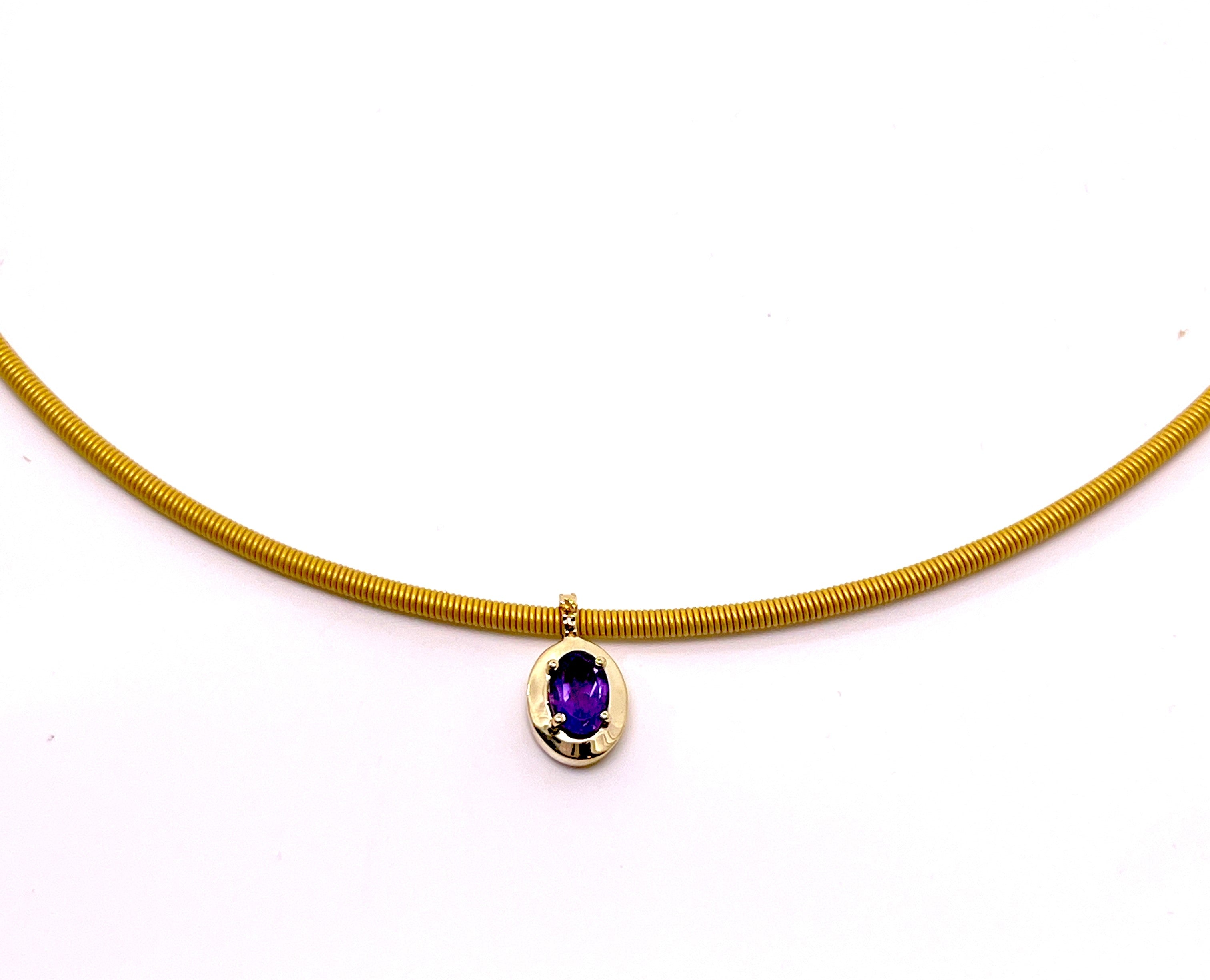 COLLANA CON CINTURINO  IN ORO ROSA CON OVALE CENTRALE DI COLORE E DIAMANTI