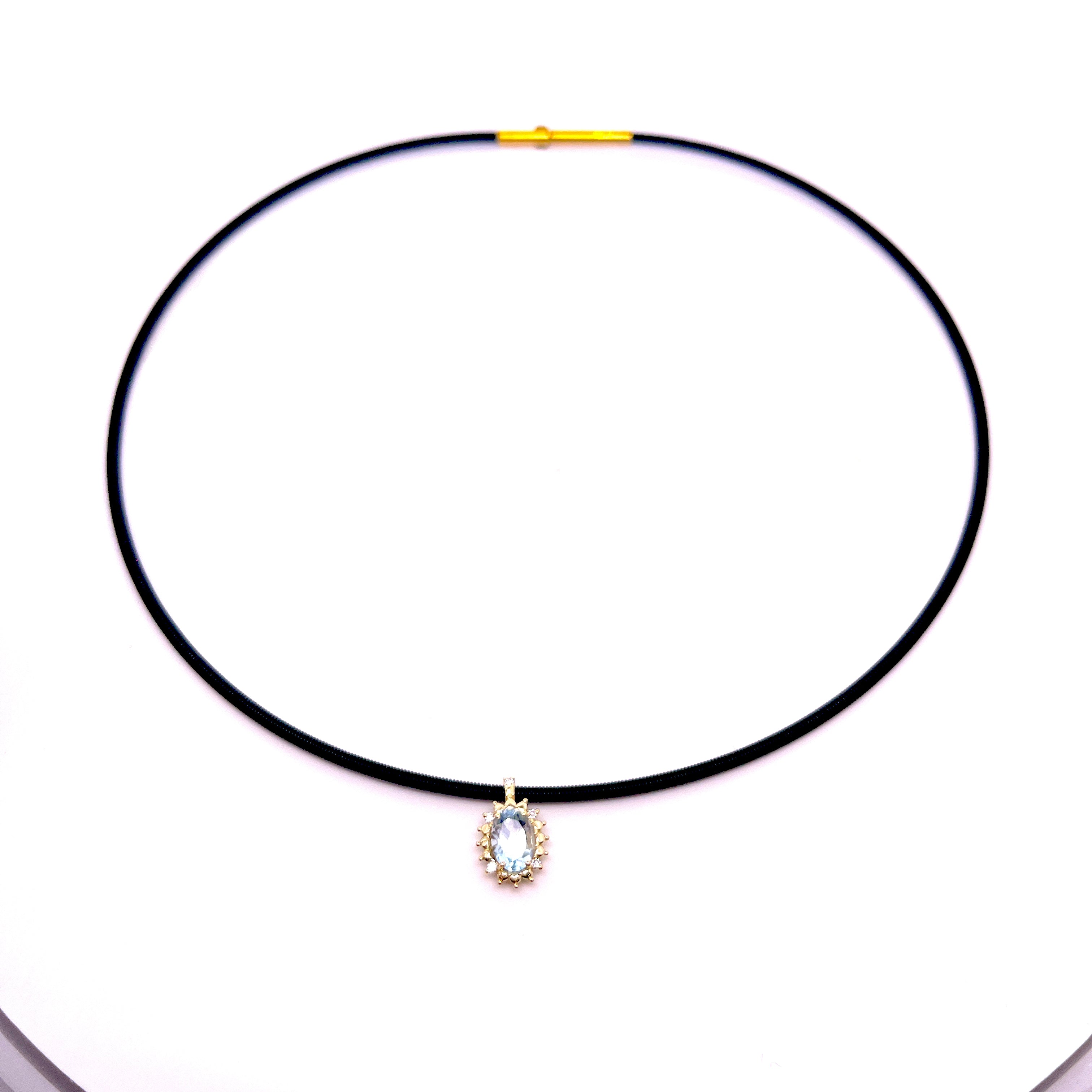 COLLANA CON CINTURINO IN ORO GIALLO CON CENTRALE DI COLORE E DIAMANTI