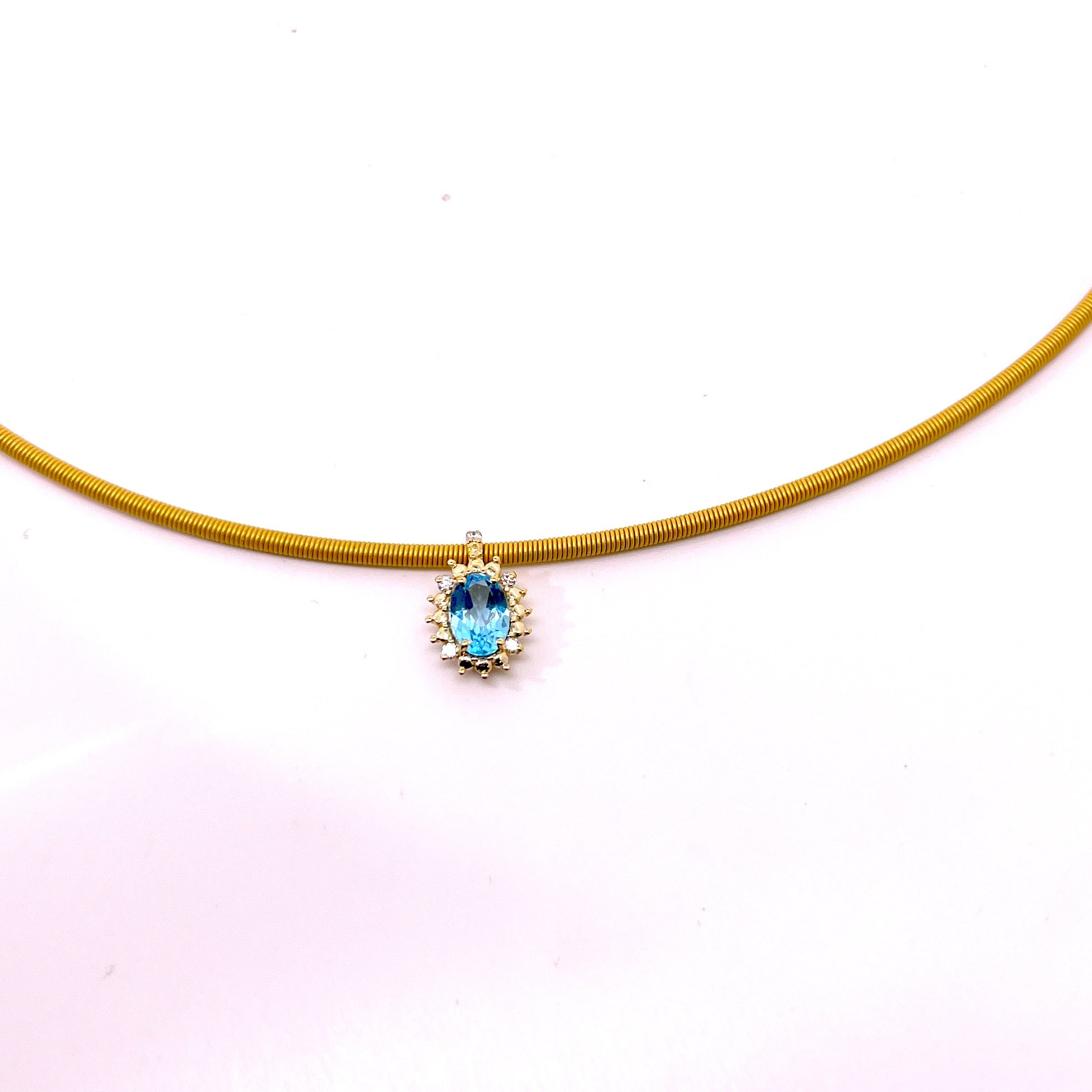 COLLANA CON CINTRUINO IN ORO GIALLO CON CENTRALE COLORE E DIAMANTI