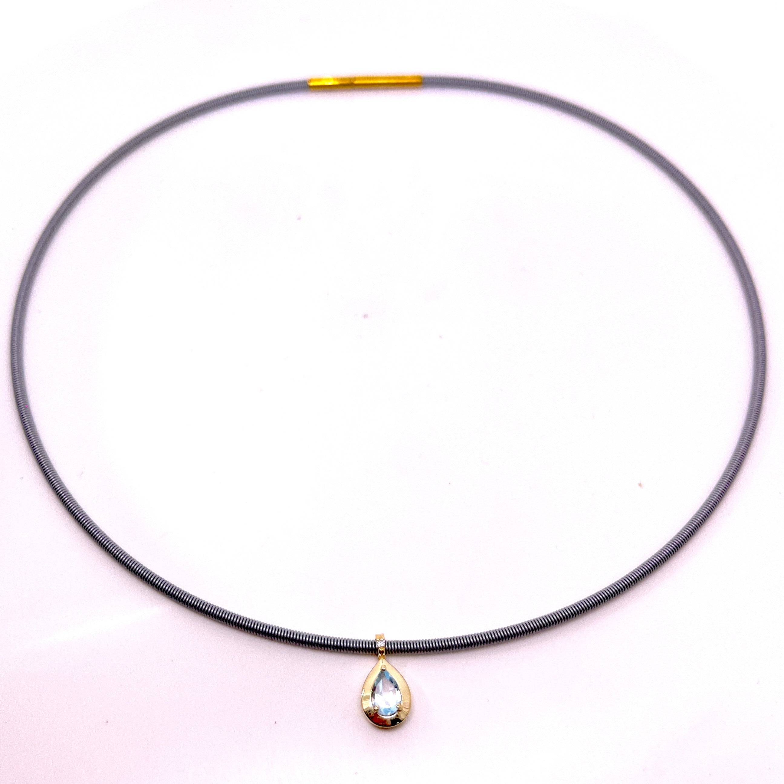 COLLANA CON CINTURINO IN ORO ROSA CON GOCCIA DI COLORE E DIAMANTI