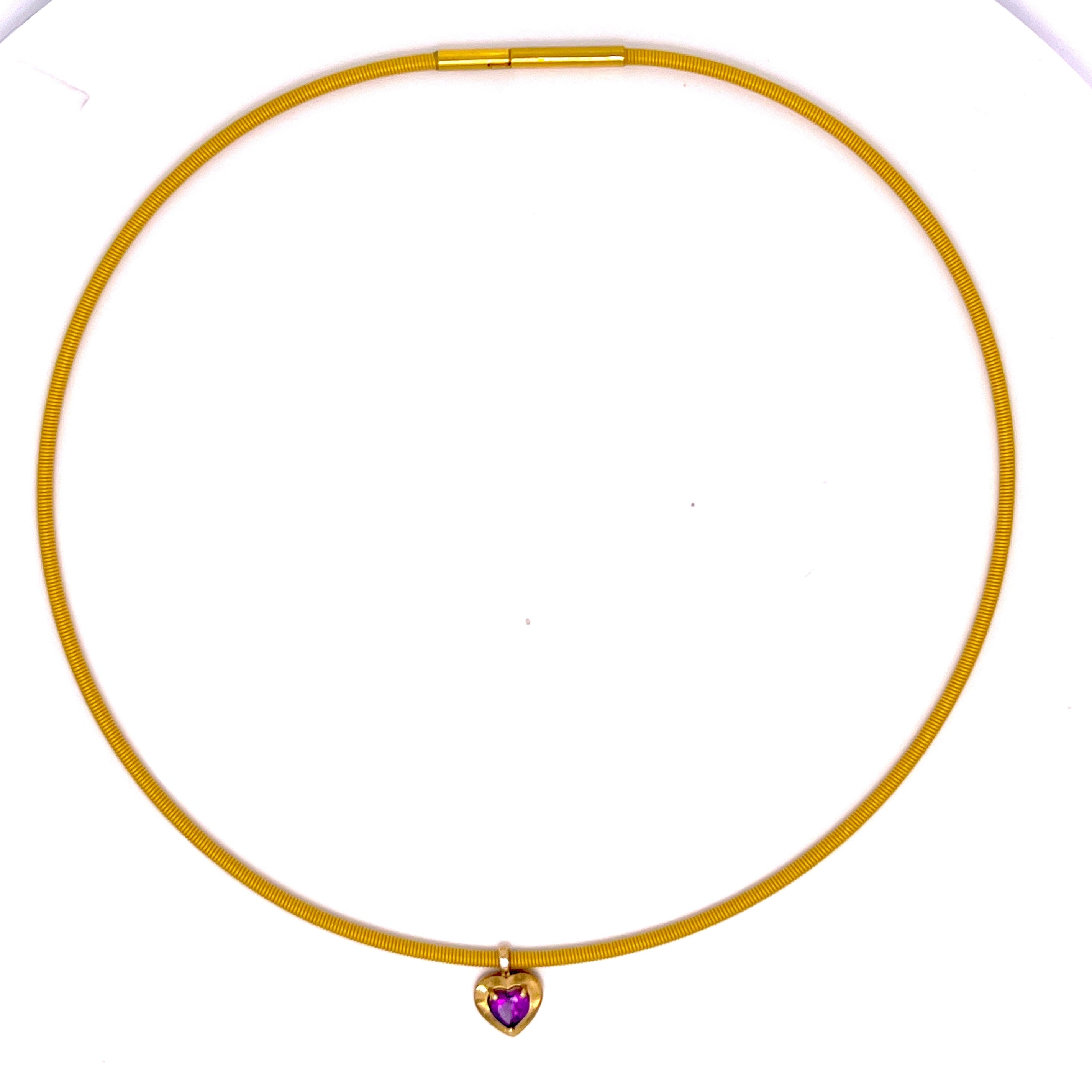 COLLANA CON CINTRUINO IN ORO GIALLO CON CUORE CENTRALE DI COLORE E DIAMANTI