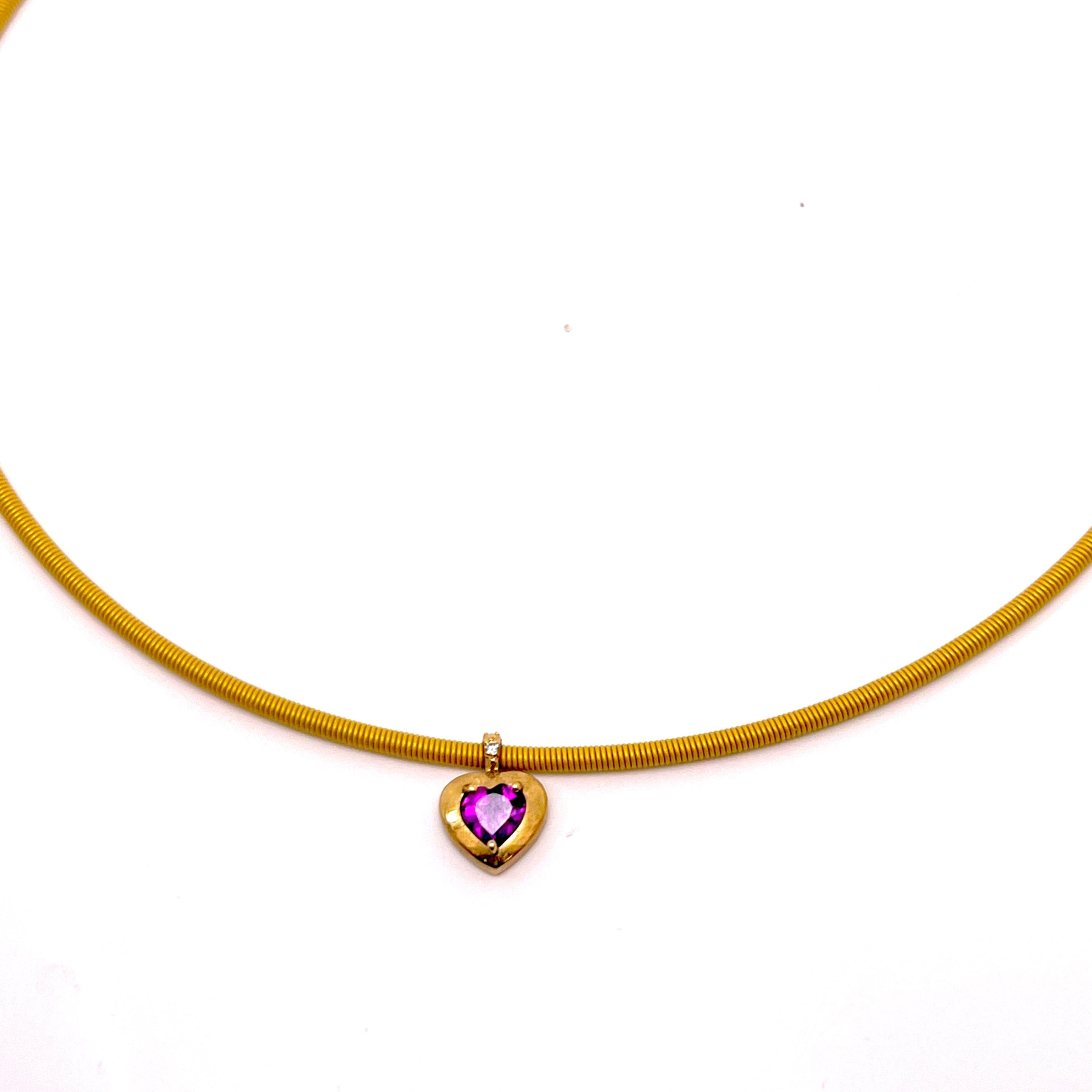 COLLANA CON CINTRUINO IN ORO GIALLO CON CUORE CENTRALE DI COLORE E DIAMANTI