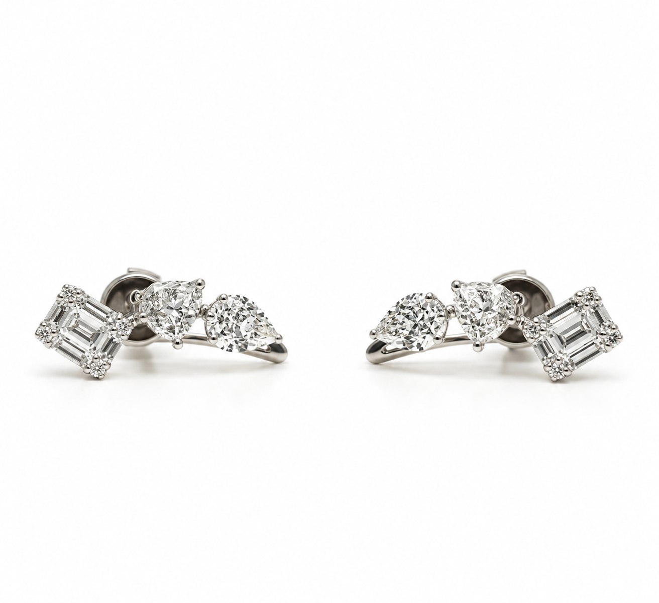 ORECCHINI FANTASIA IN ORO BIANCO CON DIAMANTI E BAGUETTE