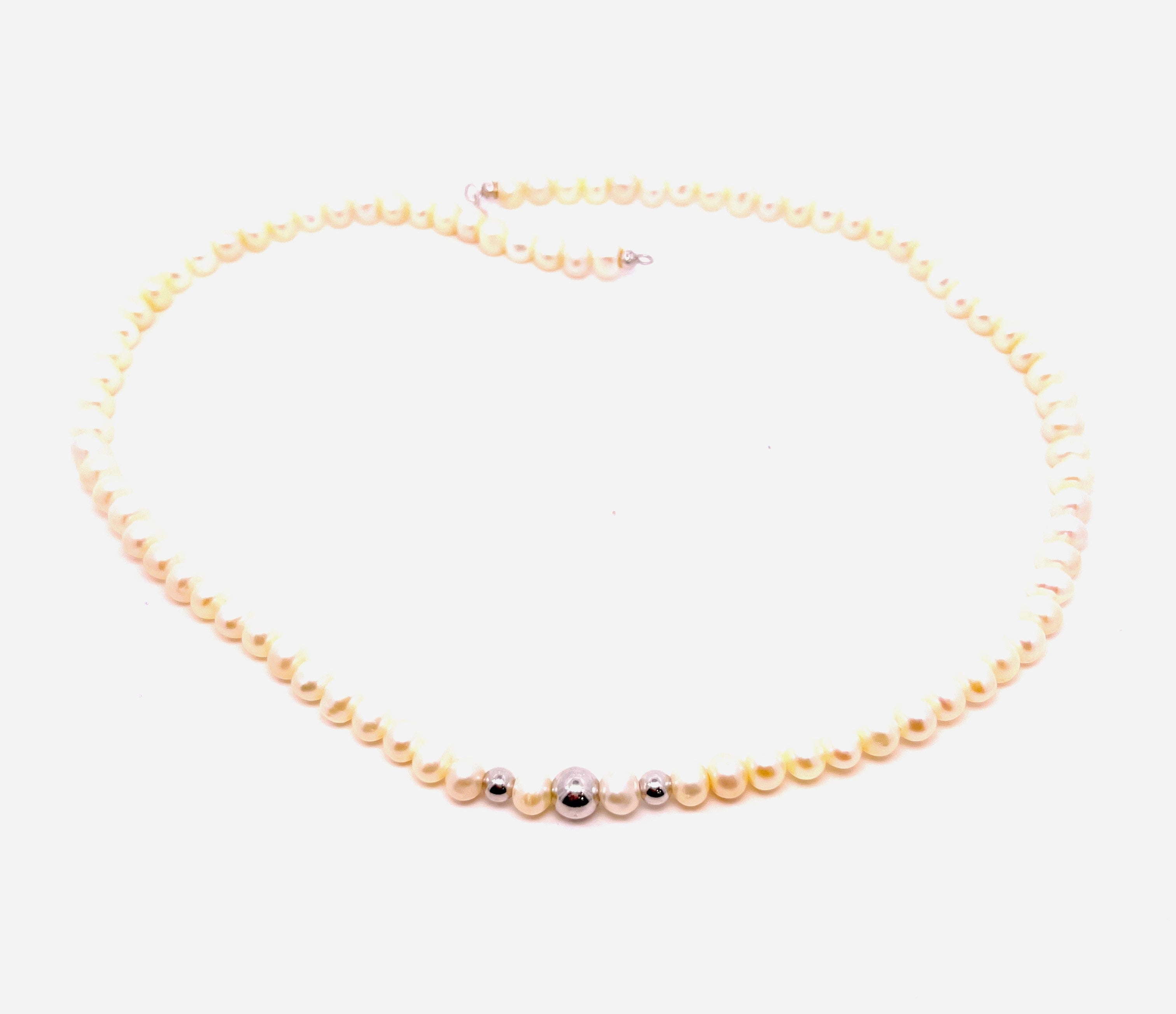 COLLANA PERLE CON PALLINE E CHIUSURA IN ORO 9KT, ORO BIANCO