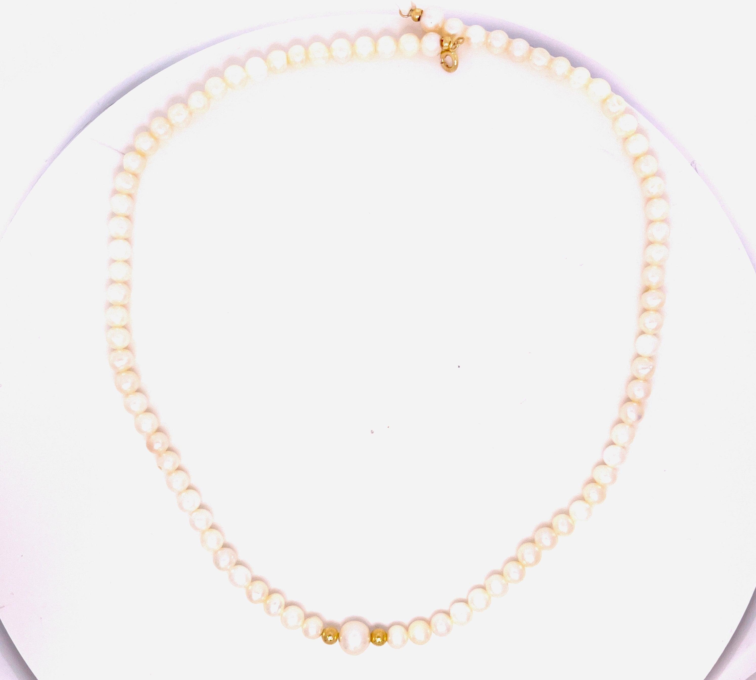 COLLANA DI PERLE CON PALLINE IN ORO E CHIUSURA IN ORO 9KT, ORO GIALLO