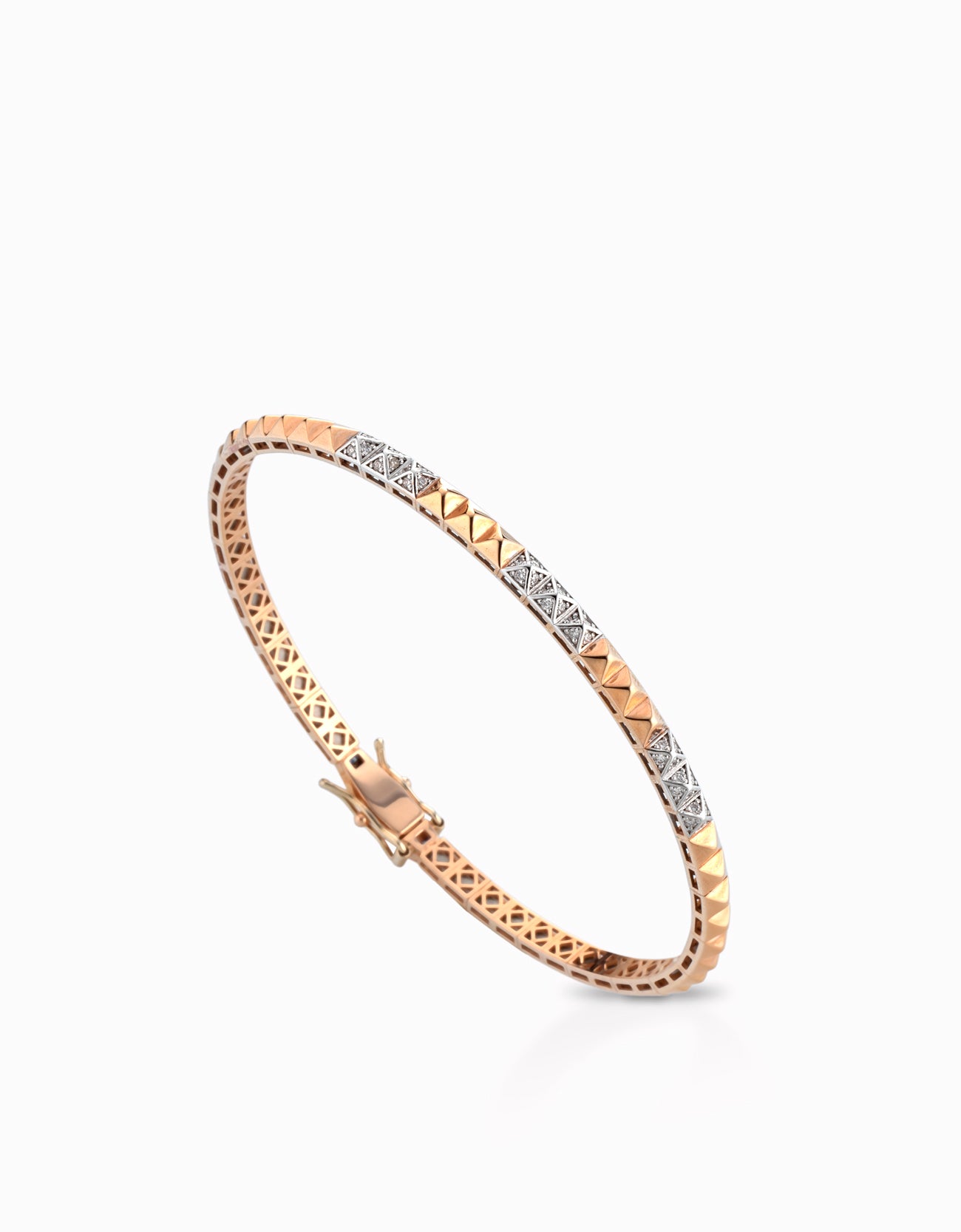 BRACCIALE RIGIDO IN ORO ROSA A PIRAMIDE CON DIAMANTI