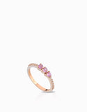 ANELLO TRILOGY IN ORO ROSA CON DIAMANTI E CUORI DI ZAFFIRI ROSA