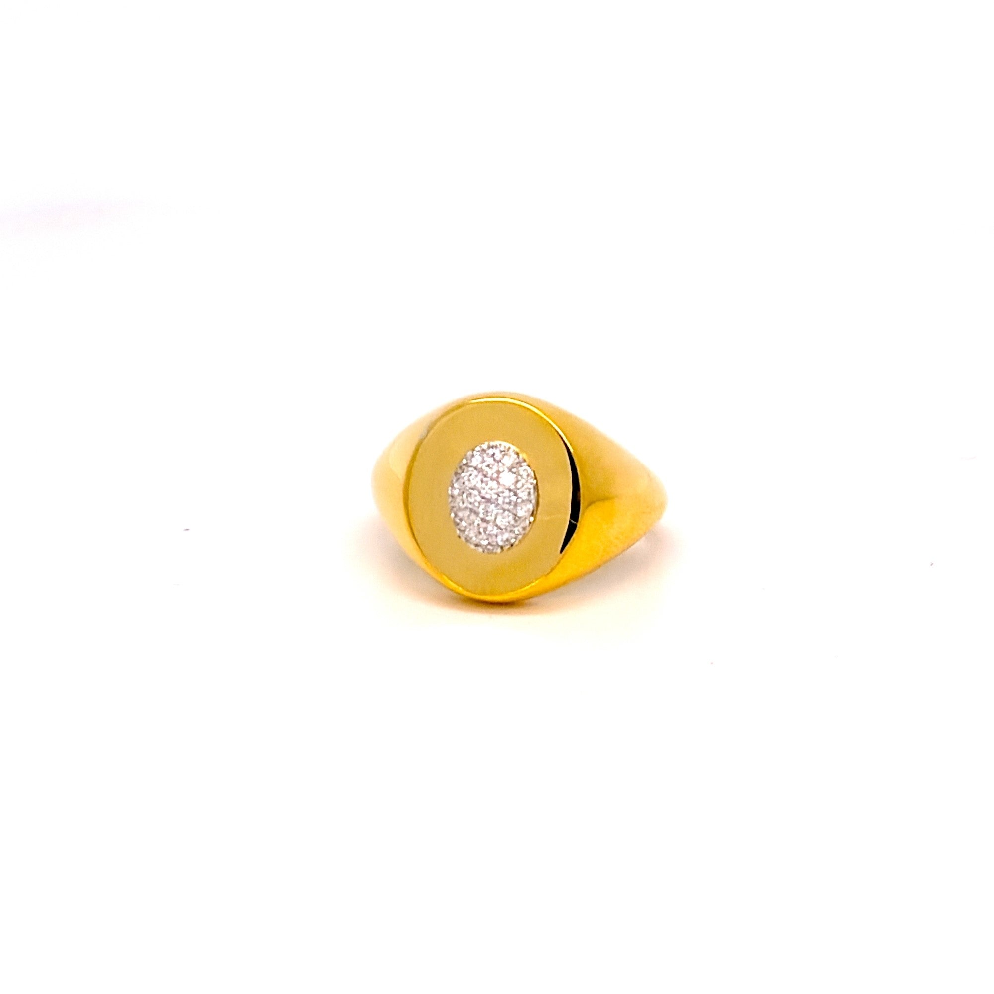 ANELLO  SIGILLO IN ORO GIALLO OVALE CON DIAMANTI CENTRALE