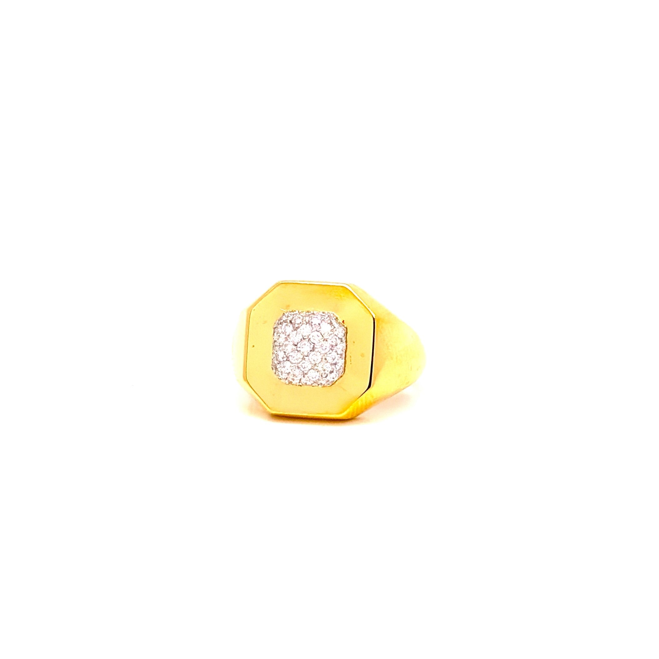 ANELLO SIGILLO IN ORO GIALLO QUADRATO CON DIAMANTI CENTRALI