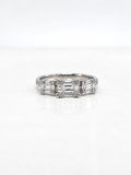 ANELLO TRILOGY IN ORO BIANCO CON DIAMANTI E BAGUETTE
