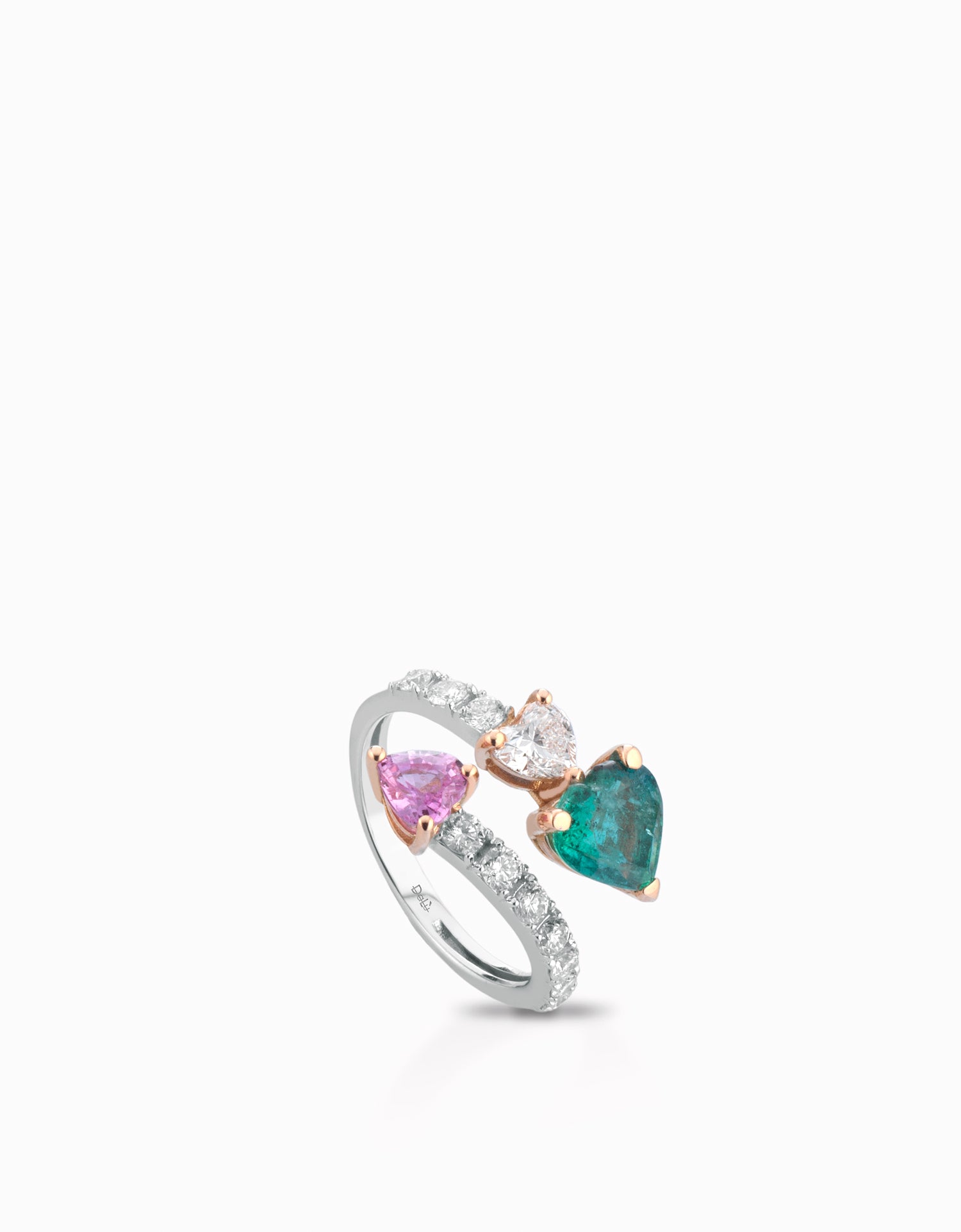 ANELLO IN ORO BIANCO CON DIAMANTI, CUORE DI ZAFFIRO ROSA, CUORE DI SMERALDO E CUORE DI DIAMANTE
