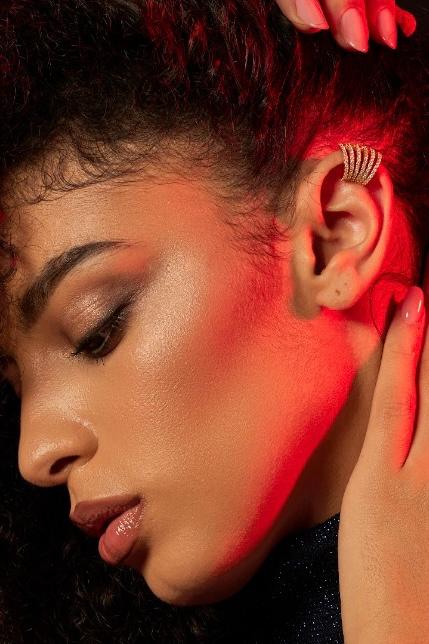 EAR CUFF IN ORO GIALLO CON 6 FILI DI DIAMANTI