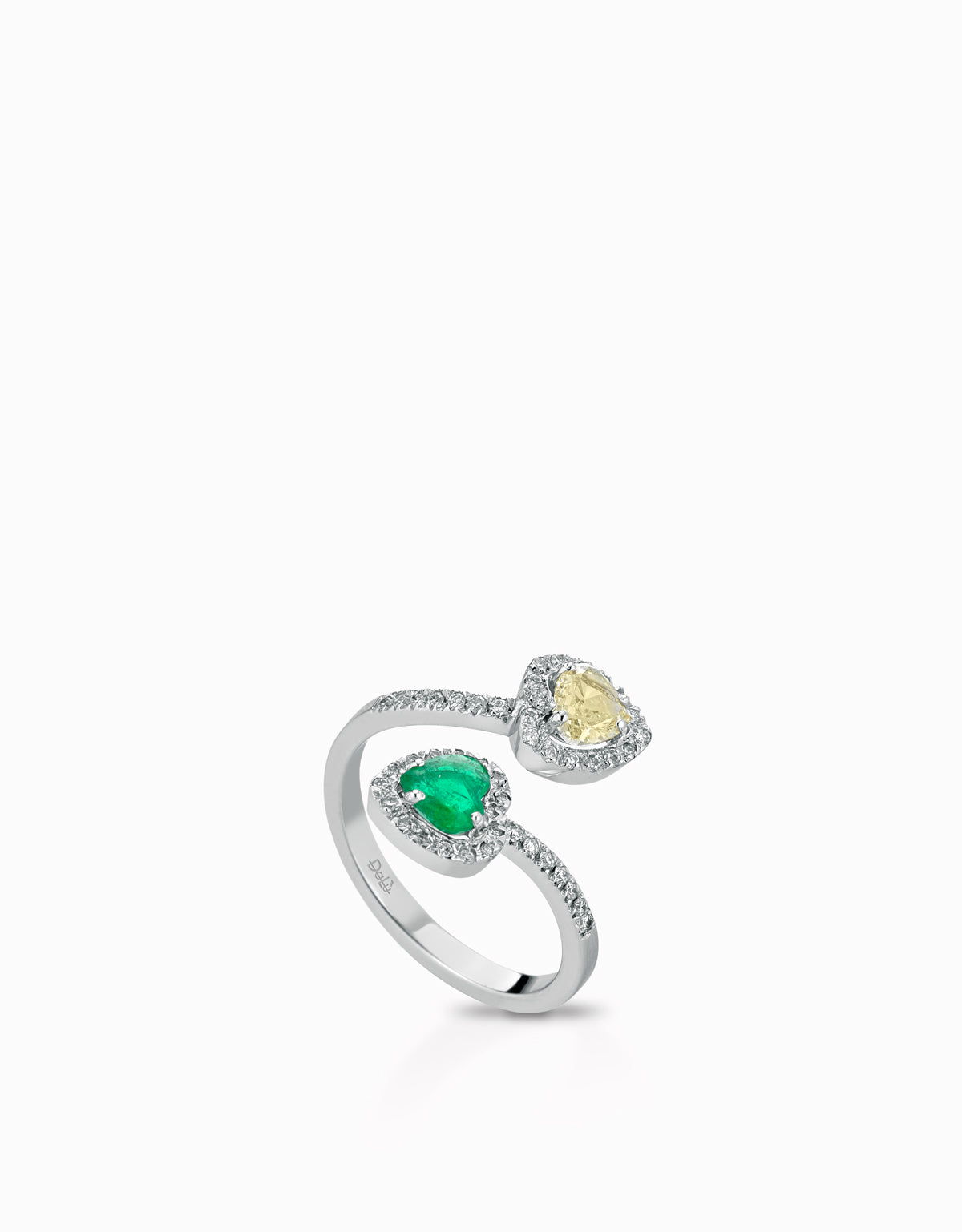 ANELLO FANTASIA IN ORO BIANCO CON DUE CUORI DI DIAMANTI UNO SMERALDO E UNA  PIETRA FANCY