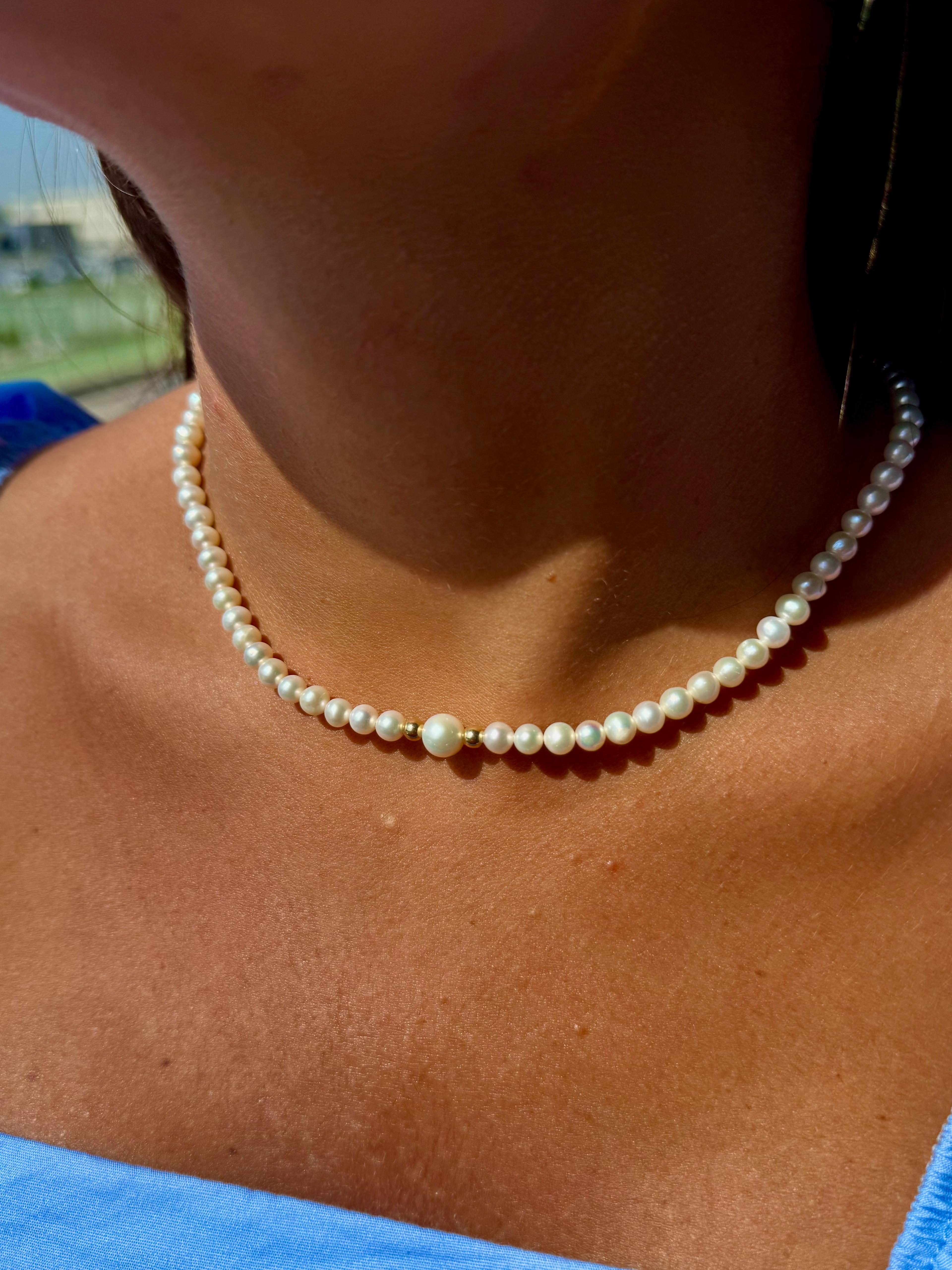 COLLANA DI PERLE CON PALLINE IN ORO E CHIUSURA IN ORO 9KT, ORO GIALLO