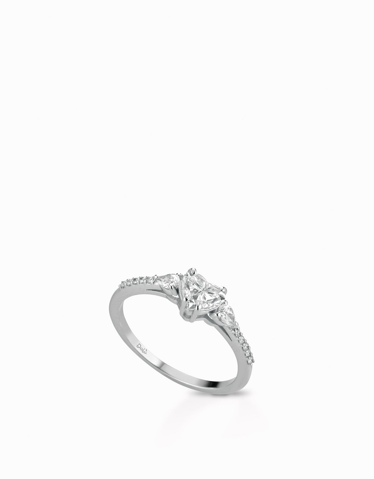 SOLITARIO CON TAGLIO CUORE, GOCCE E DIAMANTI LATERALI IN ORO BIANCO