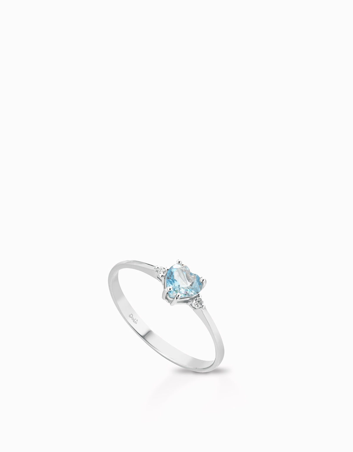 ANELLO A CUORE ACQUAMARINA IN ORO BIANCO CON DUE DIAMANTI LATERALI