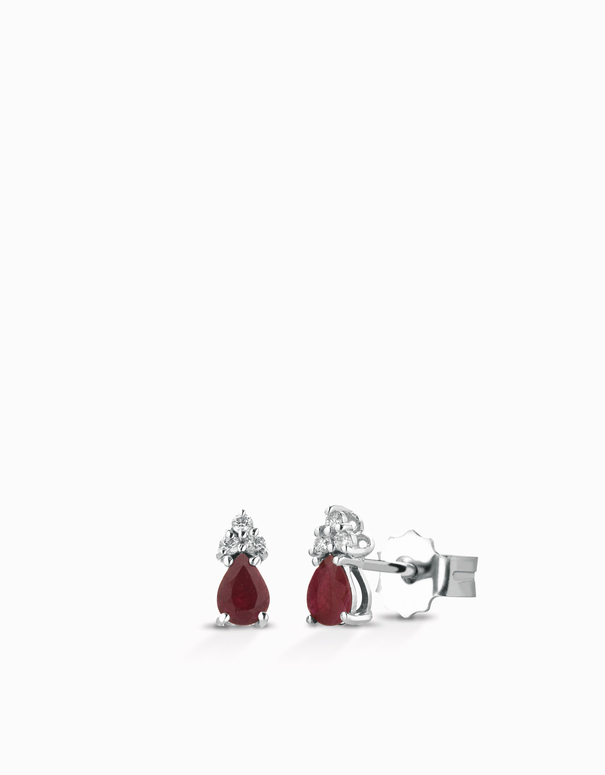ORECCHINI IN ORO BIANCO CON RUBINI A GOCCIA  E DIAMANTI