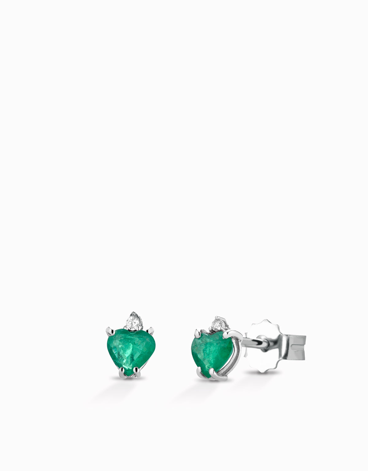 ORECCHINI IN ORO BIANCO CON CUORI SMERALDO E DIAMANTI