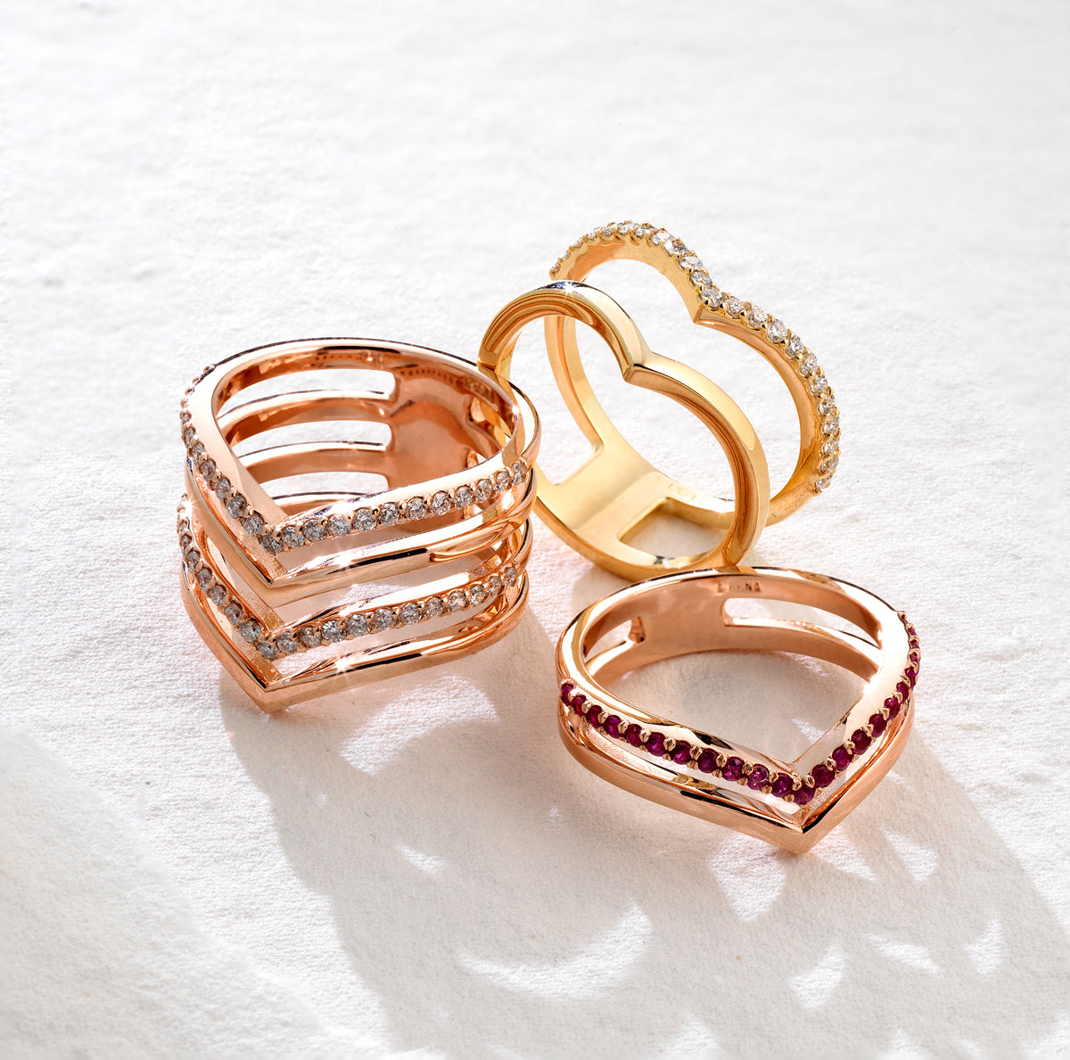 ANELLO FASCIA CON RUBINI IN ORO ROSA