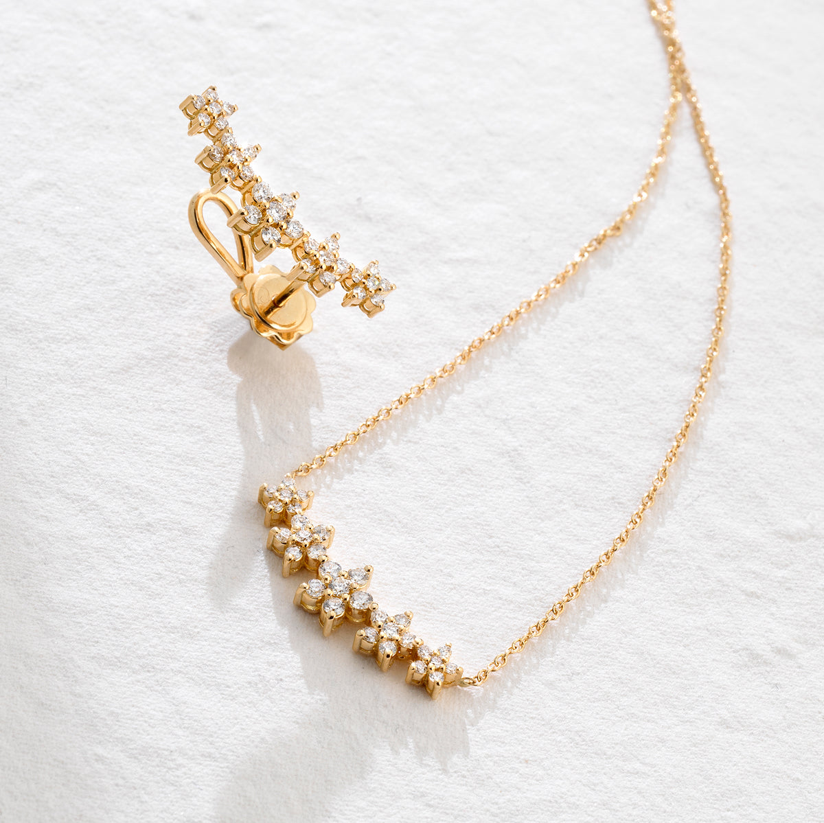 CIONDOLO FIORI MAGIC IN ORO GIALLO CON DIAMANTI